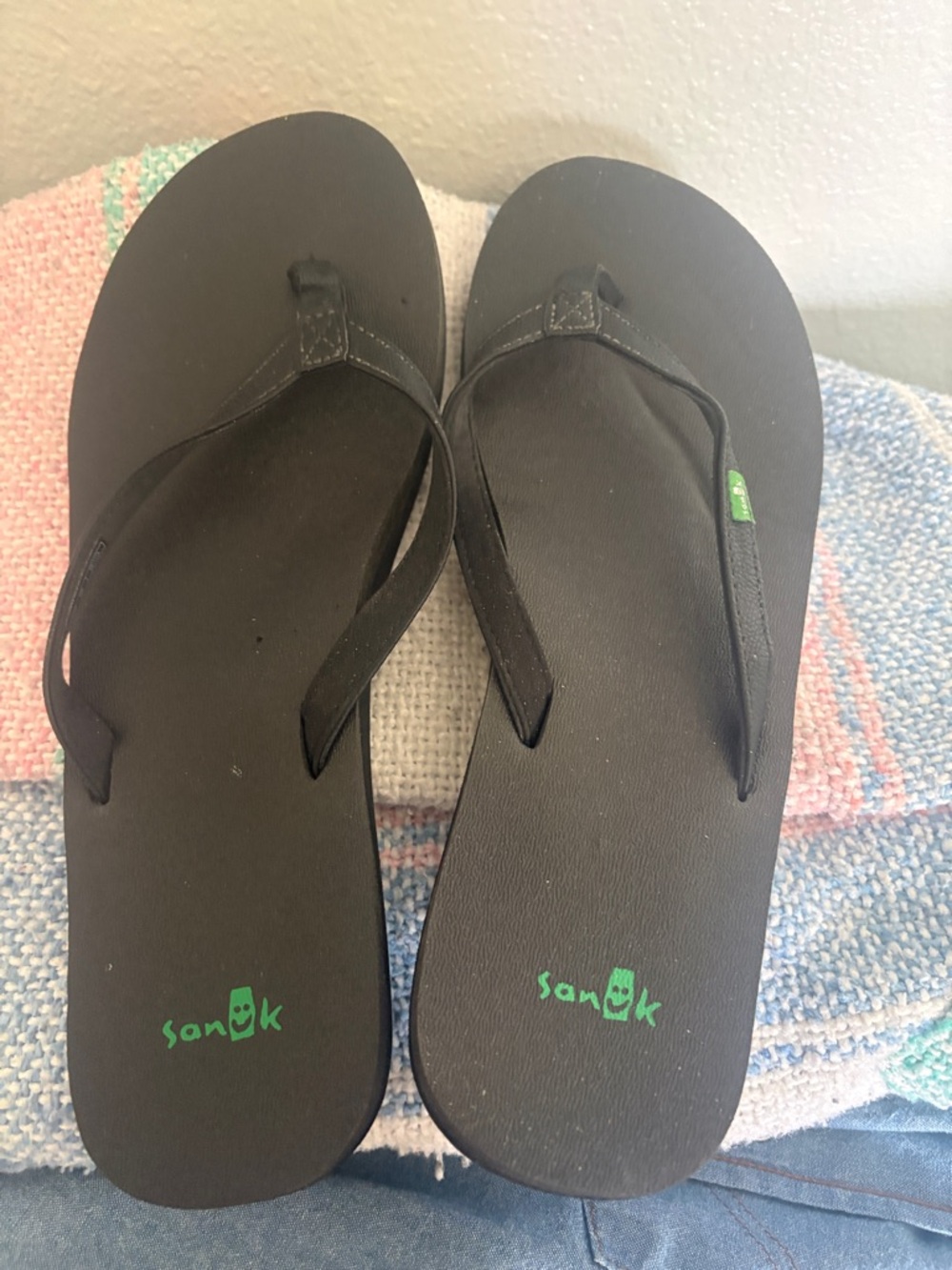 Sanuk Black Flip Flops with Green Logo Yoga mat